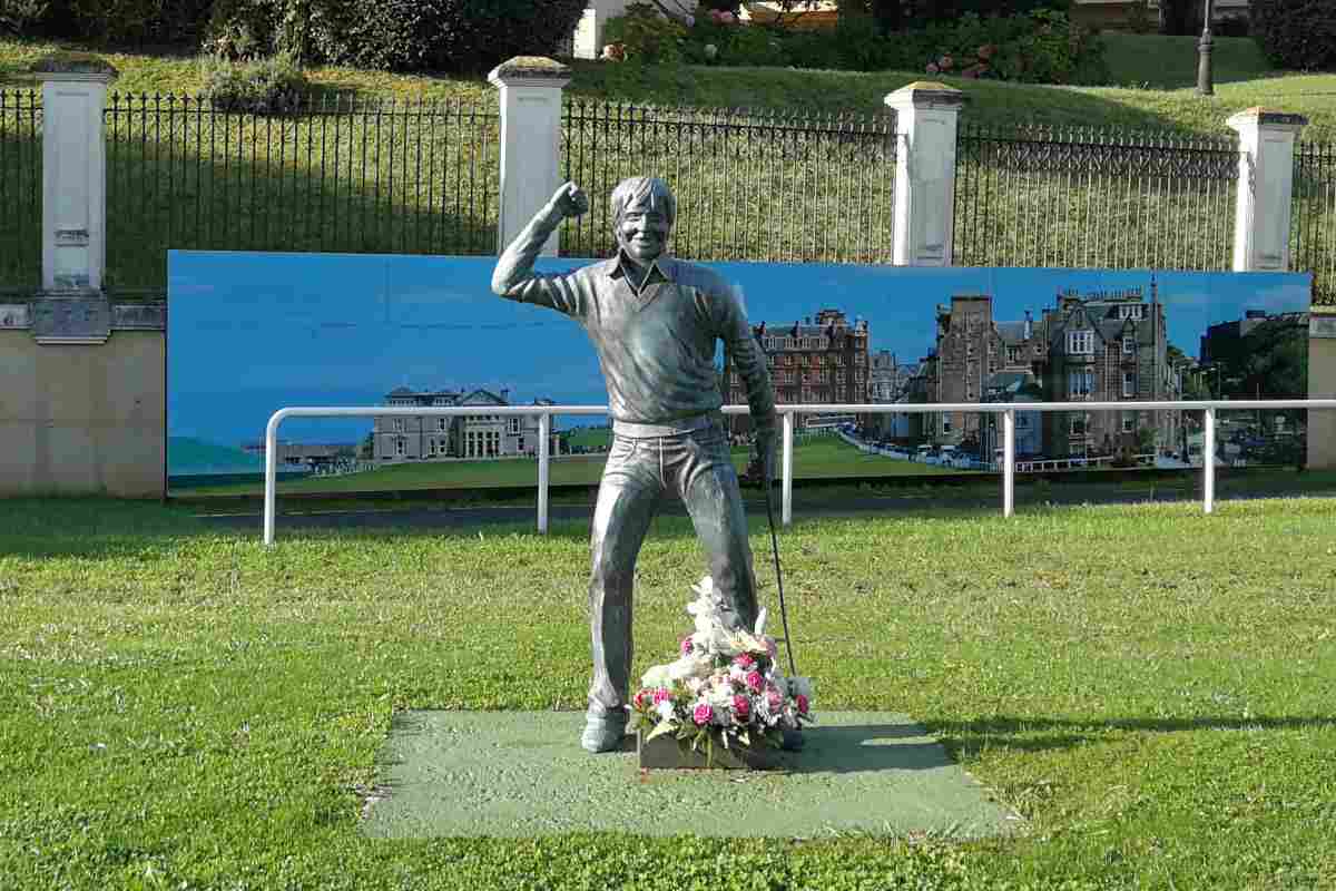 Seve Ballesteros, Estatua Seve Ballesteros, Severiano Ballesteros, Pedreña, Robo estatua Seve Ballesteros,