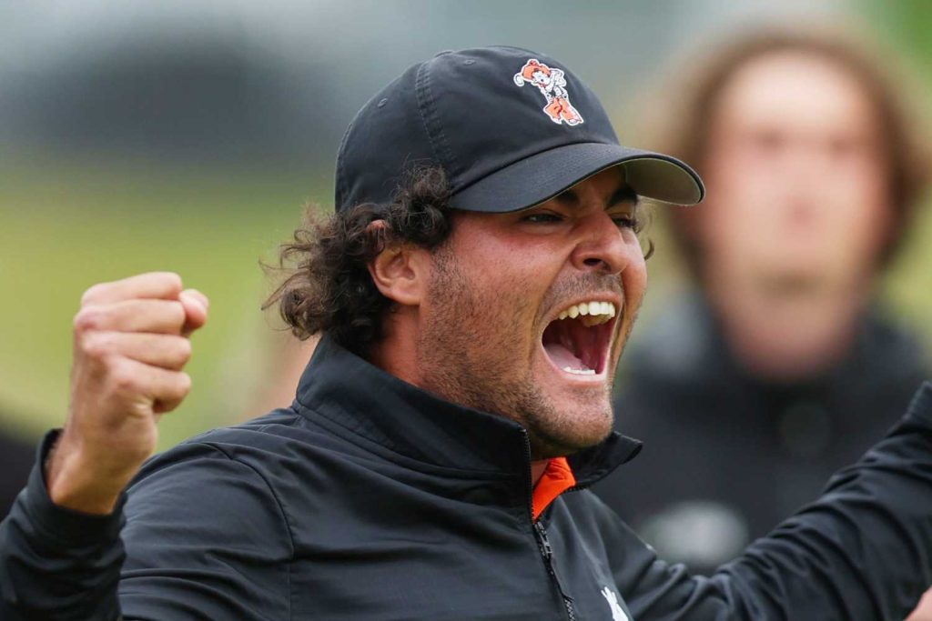 Eugenio Chacarra, KLM Open, El dinero no da la felicidad pero..., Ángel Ayora,